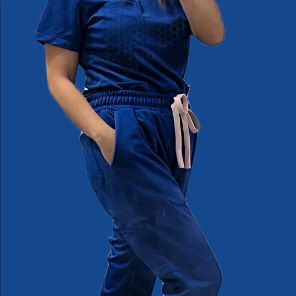 Scrub suit - Picture 3 of 6